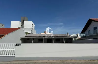 Casa com 3 quartos à venda na Avenida Prefeito José Juvenal Mafra, Centro, Navegantes