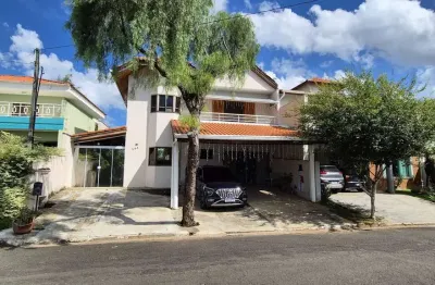 Casa à venda com 3 quartos, sendo 3 suítes, no condomínio Granja Olga II, Sorocaba - SP