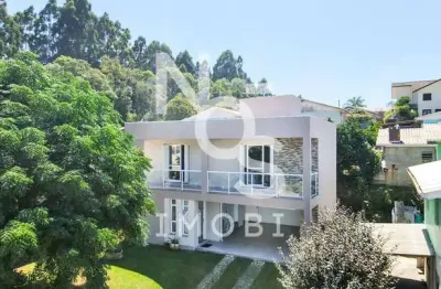 Casa de 04 Dormitórios no Bairro Monte Bello em Flores da Cunha