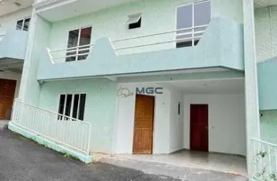 Sobrado em condomínio xaxim, curitiba/pr aceita financiamento