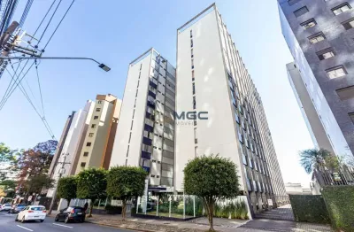 Apartamento moderno e reformado no coração do batel