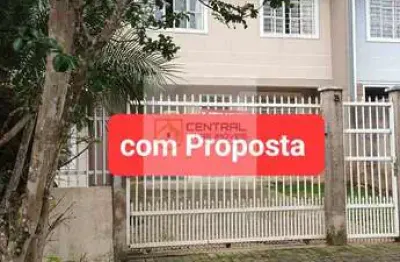 Sobrado com 3 quartos/1 suíte, rua tranquila do barreirinha