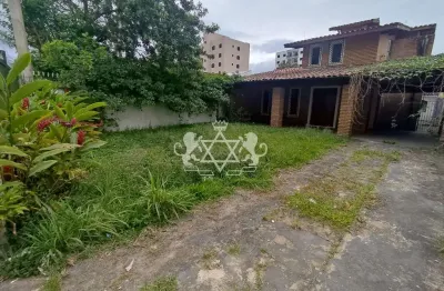 Sobrado com edícula à venda, a 30 metros da praia martin de sá, caraguatatuba, sp