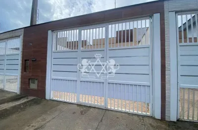 Casa à  venda na  praia maranduba com  piscina, churrasqueira, três dormitórios  (01 suíte), excele