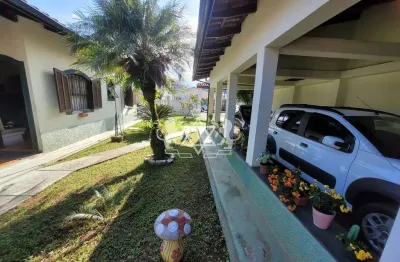 Casa à venda com edícula, 04 vagas, muito bem localizada; ipiranga, caraguatatuba, sp