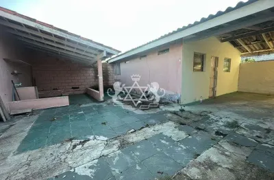 Oportunidade casa à venda, amplo terreno, 900 metros da rodovia, próximo ao cei, bairro golfinhos,