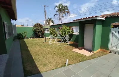 Casa à venda,  com 04 dormitórios, com piscina, jardim, 04 vagas cobertas  no jardim aruan em carag