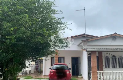 Excelente oportunidade de investimento em um espaçoso imóvel de esquina à venda no porto novo, cara