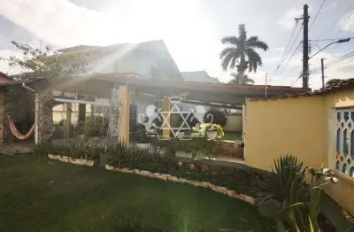 Casa à venda, no jardim britânia, localizada a poucos metros da praia, na cidade de caraguatatuba,