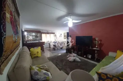 Casa à venda com 4 suítes, c/ banheira e área total de 469m² em pontal de santa marina, caraguatatu