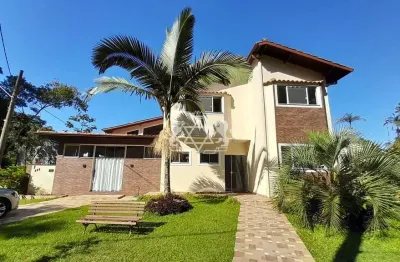 Imponente sobrado á venda , com 458.62 m² at / 354.70 m² ac, com 4 dormitórios sendo 3 suites , áre