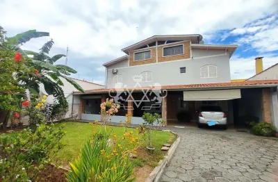 Sobrado à venda, 4 suítes, mezanino, 450m² total, jardim aruan, caraguatatuba, litoral norte de são