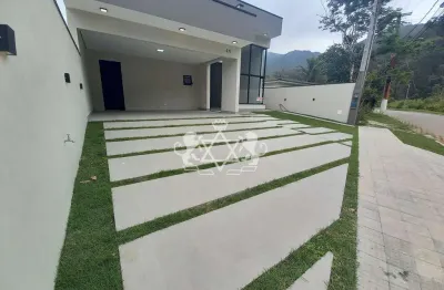 Casa à venda, alto padrão nova e moderna, 03 suítes + 01 dorm, total de 05 banheiros, piscina, cond