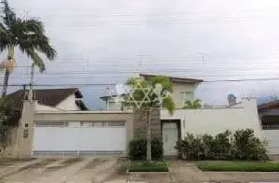 Maravilhosa casa à venda no jardim aruan, na cidade de caraguatatuba, litoral norte do estado de sã