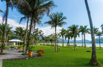 Casa à venda, pê na área, lote amplo em ubatuba. localização privilegiada