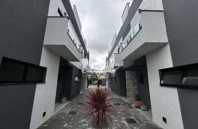 Sobrado em condomínio tipo triplex no bairro capricórnio i distante 300metros da praia!