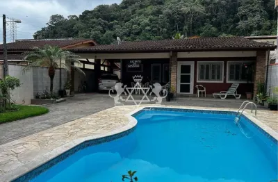 Casa à venda 3 dorms c/1 suite c/ piscina na lagoinha, ubatuba, sp