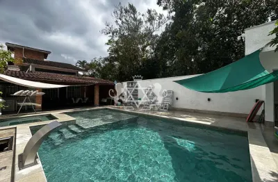 Sobrado à venda, 4 dorm sendo 2 suites, 450m² de at i 175m² au, área de lazer, churrasqueira e pisc