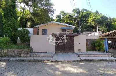 Sobrado à venda na região central de caraguatatuba - 6 dormitórios (sendo 4 suíte), bairro estrela