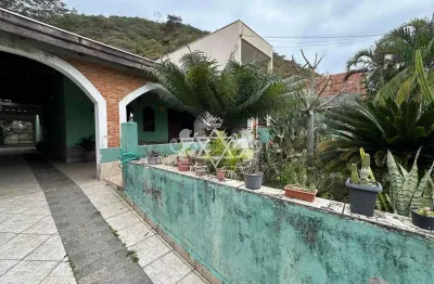 Casa com 3 quartos à venda na Rua Lourenço Castanho Taques, 162, Sumaré, Caraguatatuba
