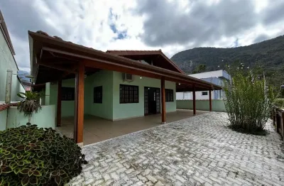 Casa a venda com 420m2 de at - 220m2 au, 3 dormitorios sendo 1 suite area de lazer com churrasqueira no residencial  mar verde ii, caraguatatuba, sp