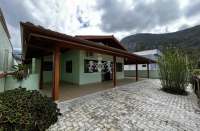 Casa a venda com 420m2 de at - 220m2 au, 3 dormitorios sendo 1 suite area de lazer com churrasqueira no residencial  mar verde ii, caraguatatuba, sp