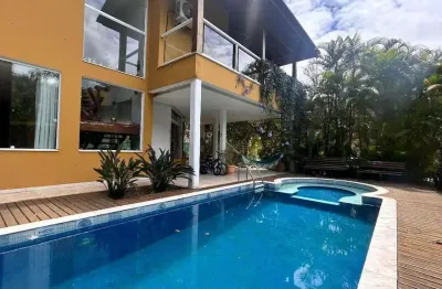 Casa em condominio, poucos metros da praia  a venda, pauba, sao sebastiao, sp