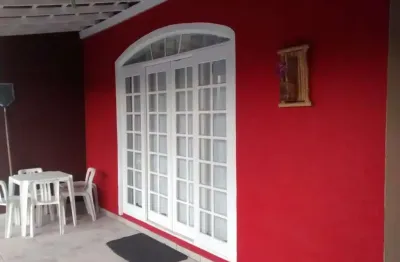 Casa a venda com  03 dorms. com 01 suite,  espaco gourmet com churrasqueira , fogao e forno a  lenha - jardim jaqueira, caraguatatuba - litoral norte de  sp.