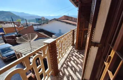 Excelente sobrado a venda, proximo ao centro medico  ame , indaia, caraguatatuba, sp