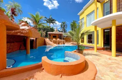 A venda, sobrado com 5 suites amplas, 3 salas, cozinha e area de servico,massaguacu, caraguatatuba, sp