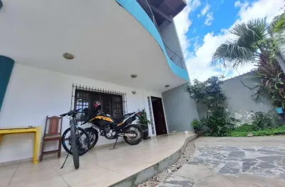 Casa com 4 dormitorios a venda no bairro indaia a poucas quadradas da praia