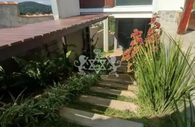 Sobrado em localizacao privilegiada, com vista serra e mar, em caraguatatuba.