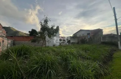 Terreno à venda na Praia da Enseada, São Sebastião 