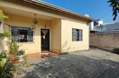 Casa para venda, com 2 dormitorios e mais uma edicula, no bairro sumare, ao lado do centro na cidade de caraguatatuba, sp