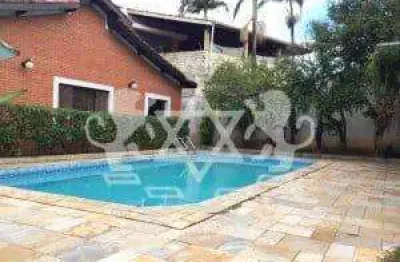 Linda casa a venda, 630m2 area total, 200 metros da praia das palmeiras, 04 suites, piscina, aceita financiamento bancario, caraguatatuba