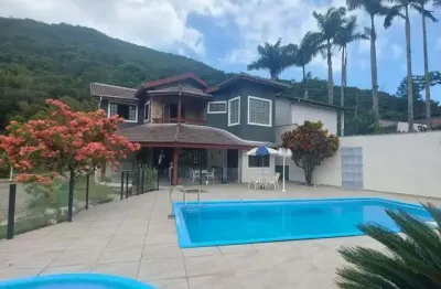 Chacara a venda com 04 casas,  sendo uma casa sede, piscinas , quiosque, area gourmet, localizada na praia da tabatinga, ubatuba, litoral norte -  sp