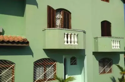 Sobrado a venda, 200 metros da praia martim de sa, caraguatatuba, sp