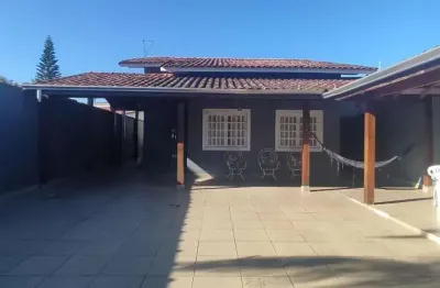 Casa a venda com 03 dormitorios, a 500m da praia ( aceita financiamento bancario ) em martin de sa, caraguatatuba, litoral norte de sao paulo - sp
