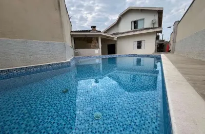 Casa sobrado, com piscina e area gourmet, jardim primavera em caraguatatuba