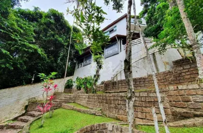 Sobrado a venda, com  05 dormitorios e 759m2 de terreno, massaguacu, litoral norte caraguatatuba, sp