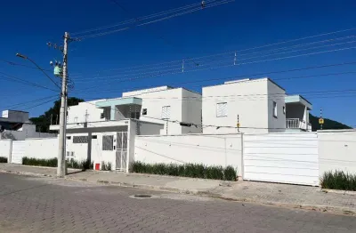 Apartamento a venda, 2 dormitorios, banheiro social  no bairro do getuba, caraguatatuba, sp