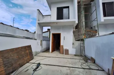 Sobrado  novissimo a venda,  proximo escola adventista , hospital regional e shopping serrar mar no bairro balneario recanto do sol, caraguatatuba, sp