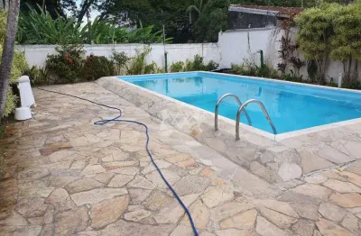 Casa  a venda, massaguacu, caraguatatuba, sp, com 2 quartos, 1 suite em condominio, a 250 metros da praia, com piscina, churrasqueira, etc...venha cohecer!!!