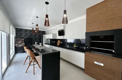 Casa a venda 'mobiliada'  a 200 metros da praia, 4 dormitorios sendo 2 suites com 550m2 at i 320m2 au, bairro tabatinga, caraguatatuba, sp.