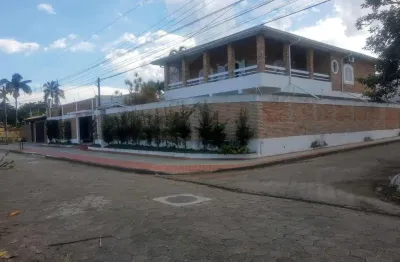 Maravilhoso sobrado a venda na praia do indaia, bairro indaia, na caraguatatuba, litoral norte do estado de sao paulo