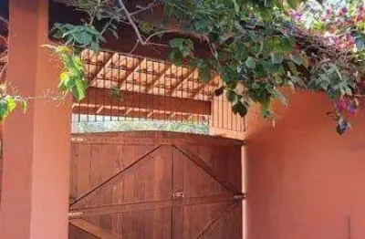 Otima oportunidade de sobrado a venda para morar ou investir c/ 400 m2 no bairro da massaguacu em caraguatatuba. agende a sua visita.