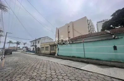 Casa a venda em area comercial, a poucos passos da praia, centro, caraguatatuba, sp