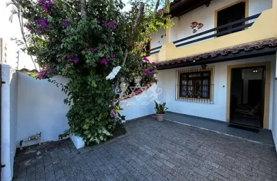 Casa com 2 quartos à venda na Rua Ipê, 26, Martim de Sá, Caraguatatuba