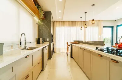 Casa em condomínio fechado com 3 quartos à venda no FAG, Cascavel 