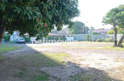 Terreno à venda na Rua Marquês de Queluz, 22, Pituaçu, Salvador